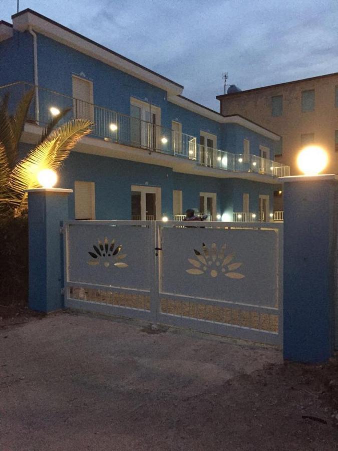 Virgola Zero Holiday Beach Apartment Porto Potenza Picena Bagian luar foto